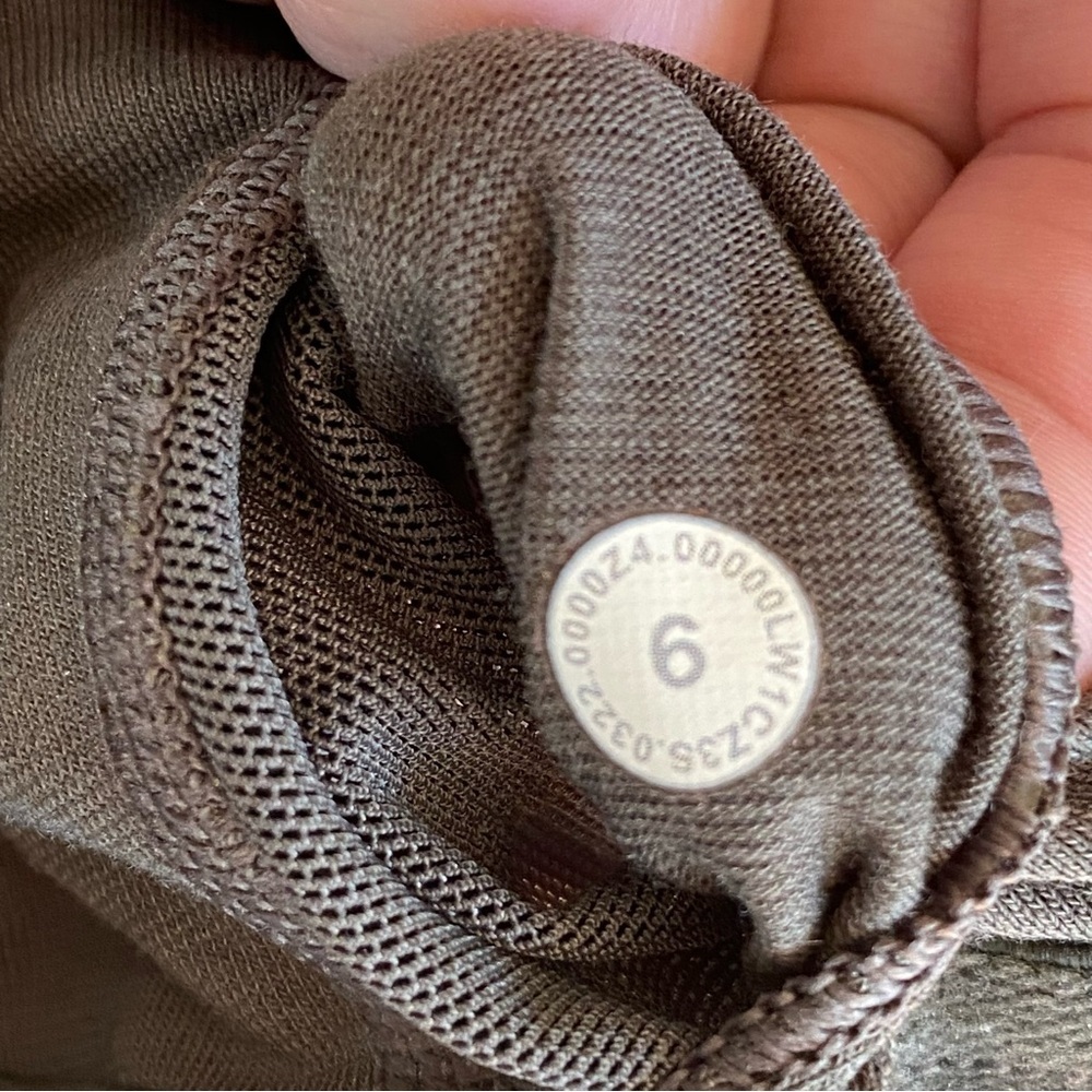 Lululemon Stretch Invigorate Training Everlux Racerback Top Olive Womens Size 6 - Picture 4 of 4